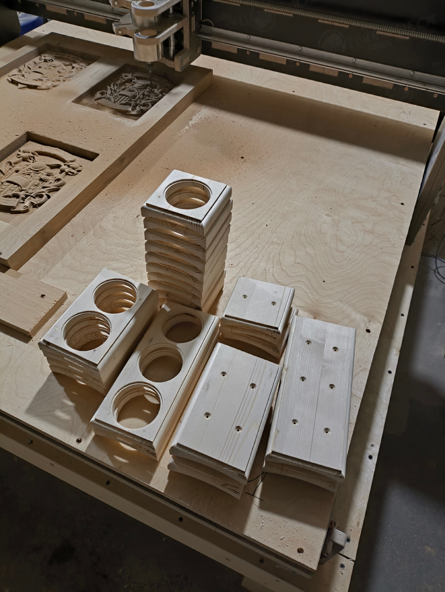 Накладки на бревно для монтажа розеток, выключателей