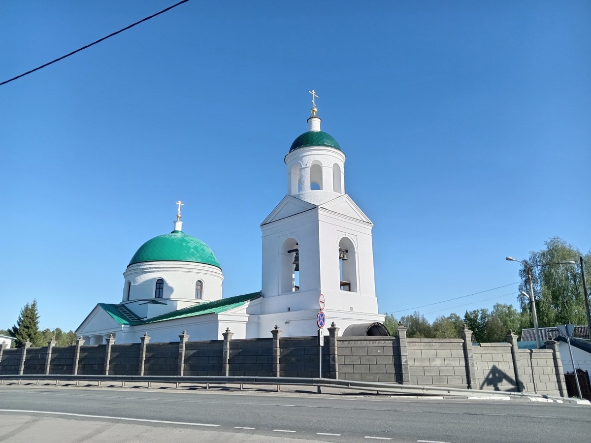 Крестовоздвиженский женский монастырь в деревне Быдреевка Семёновского района Нижегородской области. Фотография взята из источника: https://vk.com/bydreevkavk