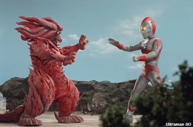 Если вам интересно, то Ультрамен справа