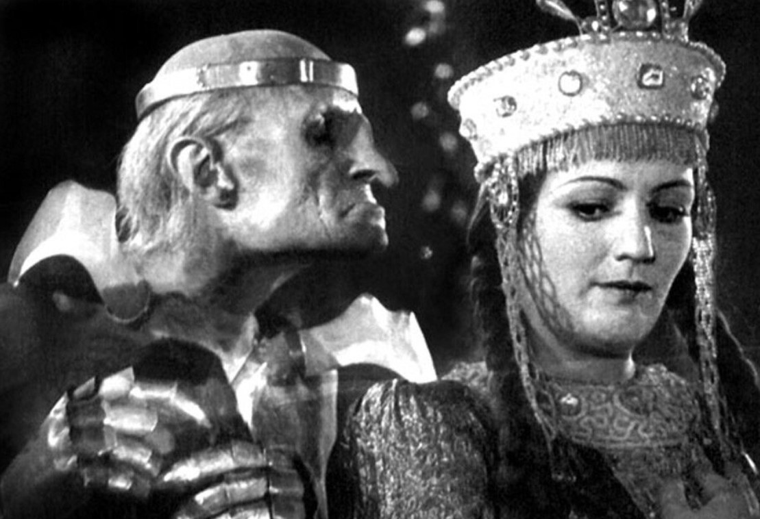 Кащей держит взаперти красавицу. Можно это назвать любовью?