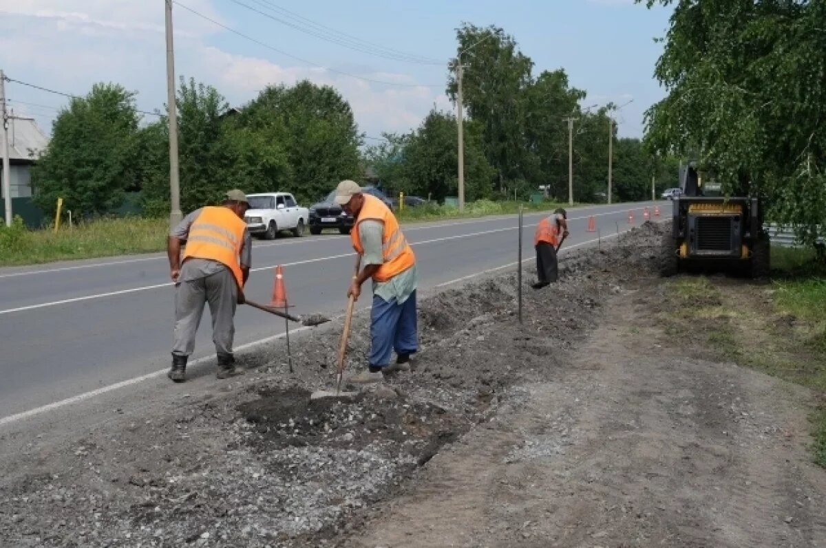   В кемеровских Плешках делают пешеходный тротуар, которого не было раньше