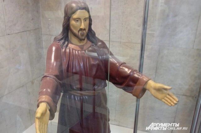    Иисус вылит из чугуна и раскрашен красками. Фото: АиФ-Челябинск/ Надежда Уварова