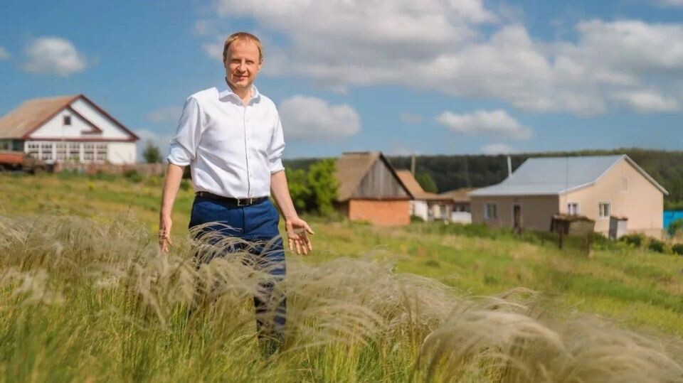    Виктор Томенко в поле. Источник: t.me/tomenko_22