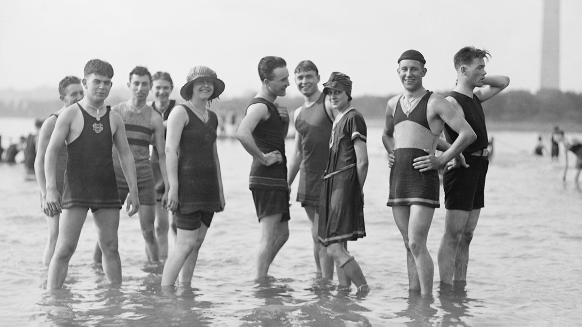     Фото: East News XIX век превратил путешествия в атрибут хорошего тона, но доступны они были лишь элите. Паспорт стоил баснословные 500 руб. серебром (зарплата учителя за год!), а Николай I ограничил срок пребывания за границей пятью годами