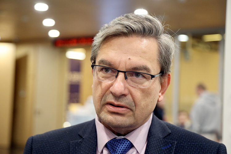    Михаил Онуфриенко: «В целом можно отметить, что наступление продолжается. Наибольшие успехи достигнуты на новопавловском и покровском направлениях».   
Фото: «БИЗНЕС Online»