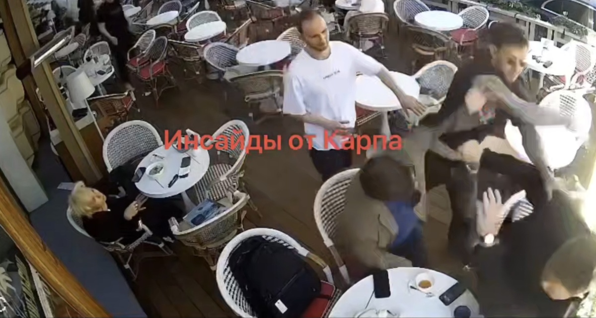 Кадр 1: удар в лицо ответчику