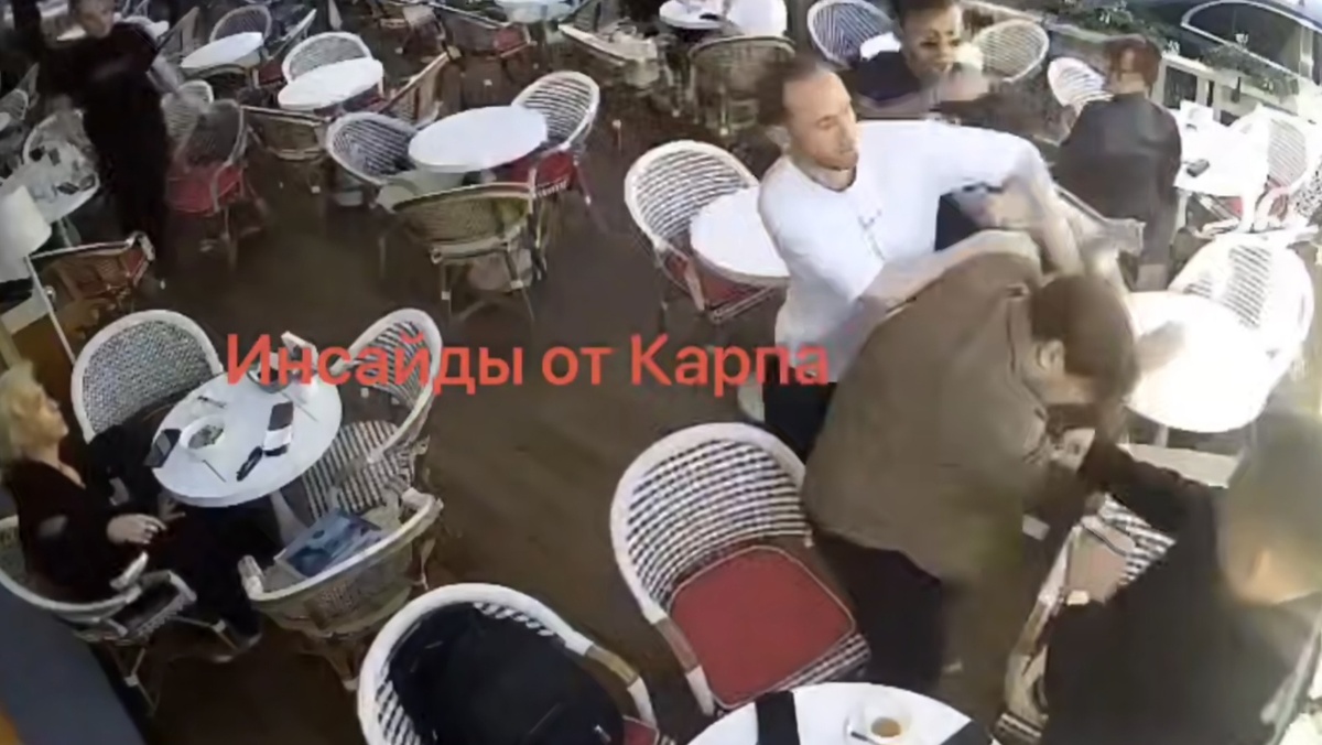 Кадр 2: удар депутату, котрый просто высунулся