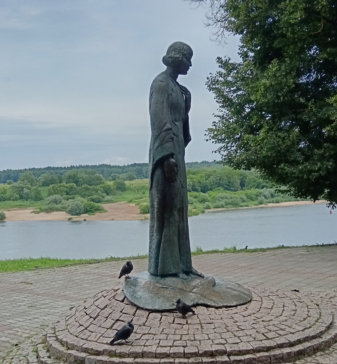 Памятник Марине Цветаевой 