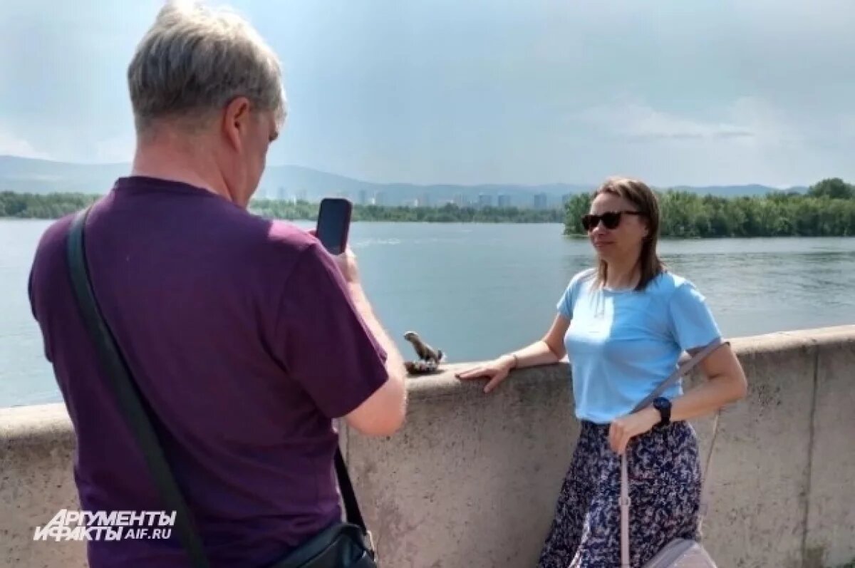    В Красноярске отметили День речника 2025 парадом судов на Енисее