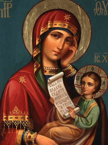 Эта икона Божией Матери "Утоли моя печали" образ Богородицы, Которая слышит внутреннюю боль, скрытую скорбь, сомнения, усталость. Она помогает тем, кто изнемог душой, но боится сказать об этом вслух. Очень подходит для женщины, ищущей путь между служением семье и собственной душой.