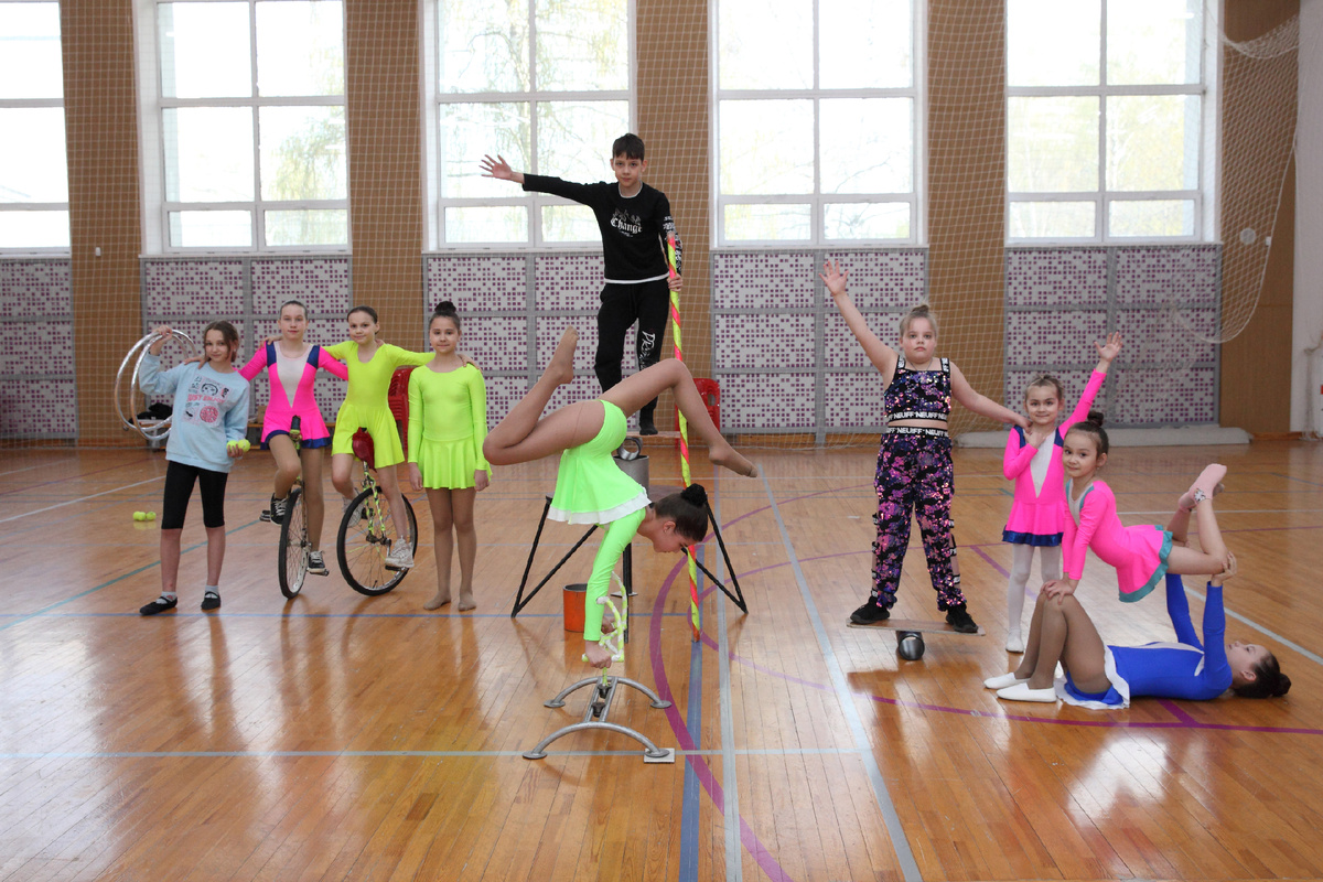 Участники цирковой студии "Серпантин", КЦ "Московский"