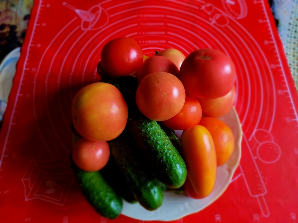 Наши томаты и огурцы