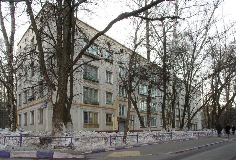 Дом №14 на улице Гримау в 2013 году. Фото отсюда: https://anothercity.livejournal.com