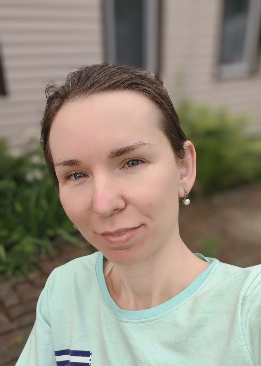 Во дворе дома