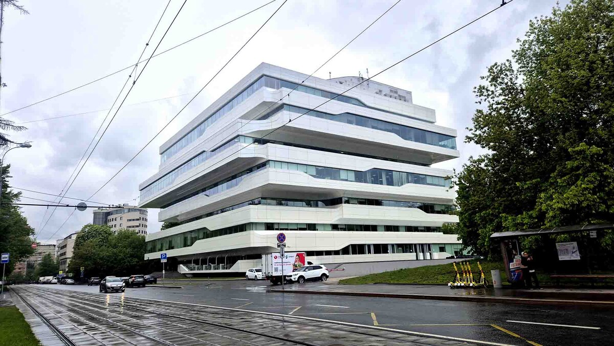 Dominion Tower находится по адресу Шарикоподшипниковcкая, 5. Ближайшая станция метро — Дубровка