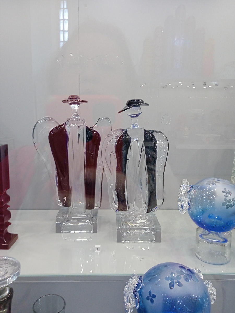 Музей хрусталя. Братья. А теперь небратья. 