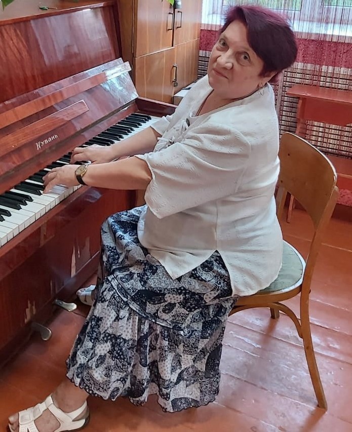 Ольга Федоровна на работе. ДЮЦ