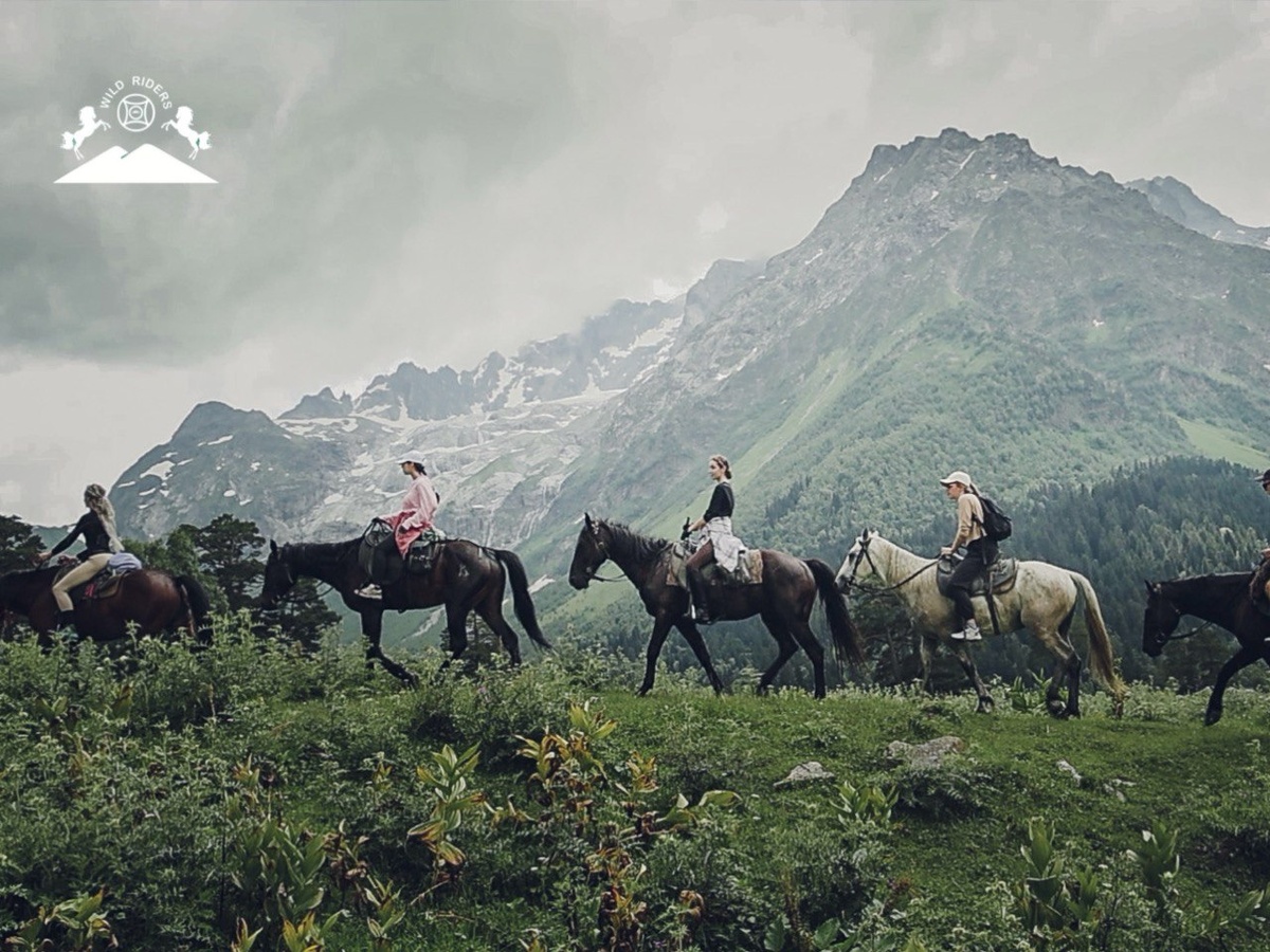 Конный поход к Софийским водопадам.