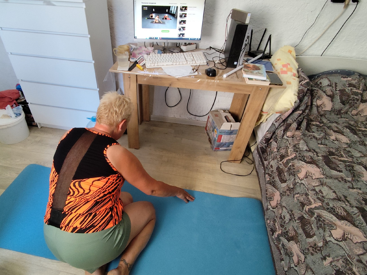 Экран вверху, а я внизу...