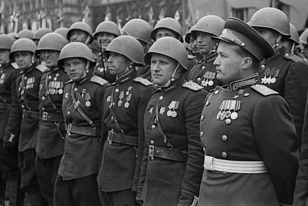    Для участия в параде победы бойцы тренировались около месяца. Фото: РИА Новости/ Сергей Лоскутов