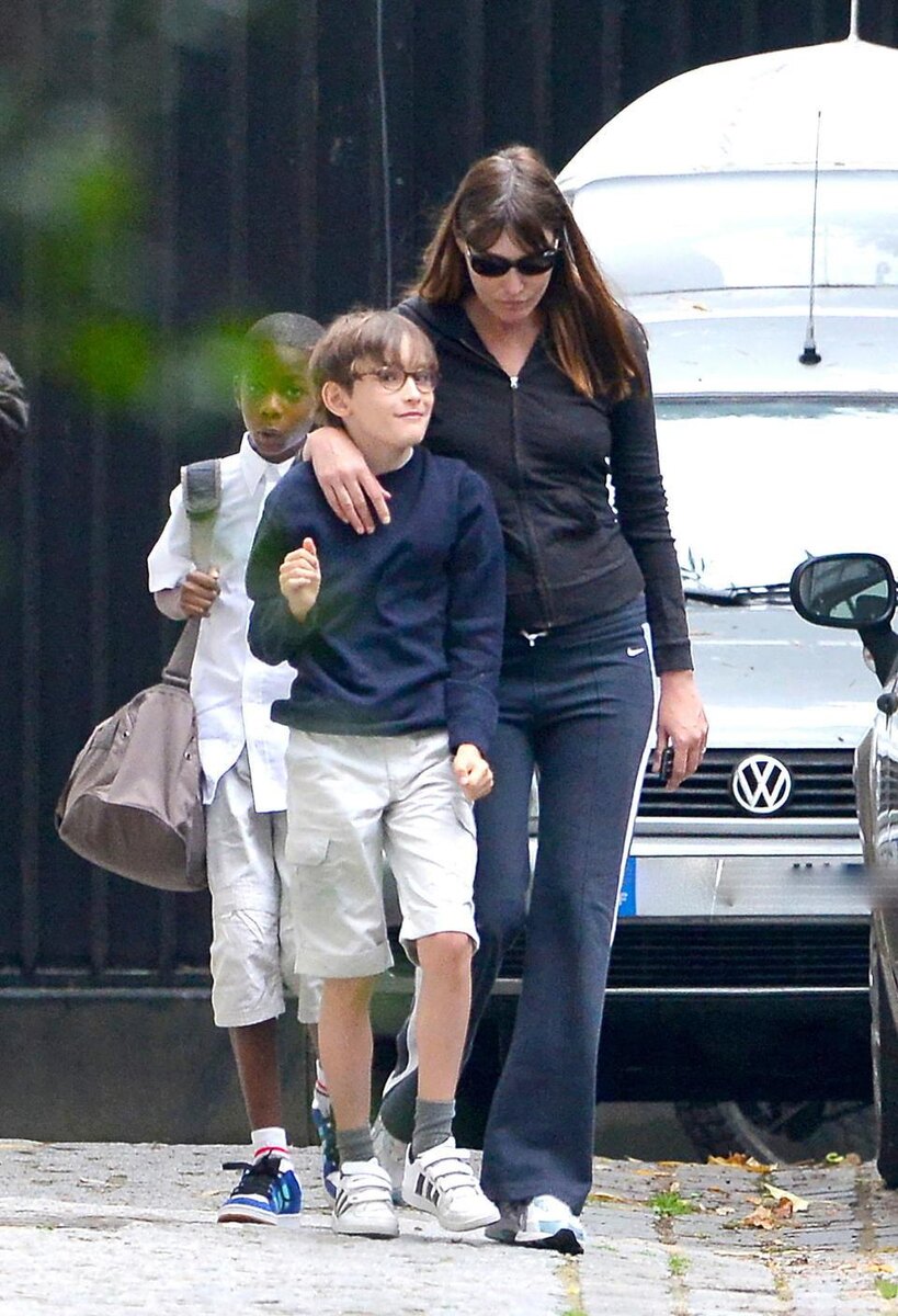 Карла Бруни с сыном