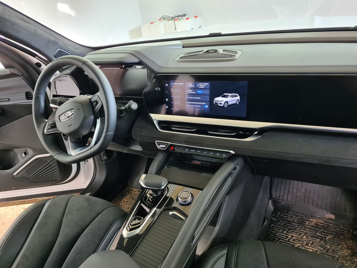 Geely Monjaro (Фото: drom.ru) 