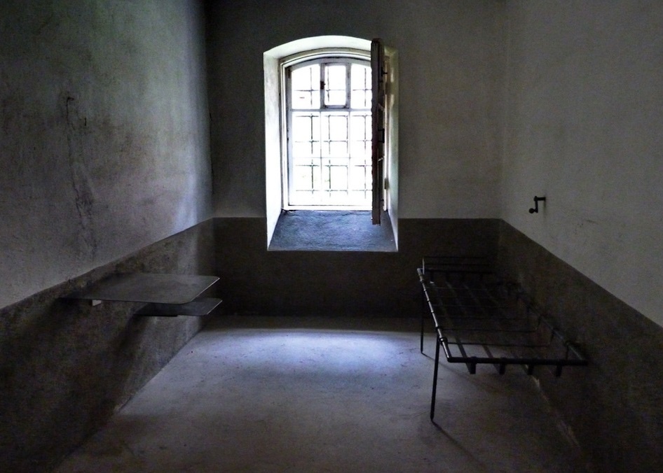   Одна из камер-одиночек Секретного дома Шлиссельбургской крепости. (современное фото)