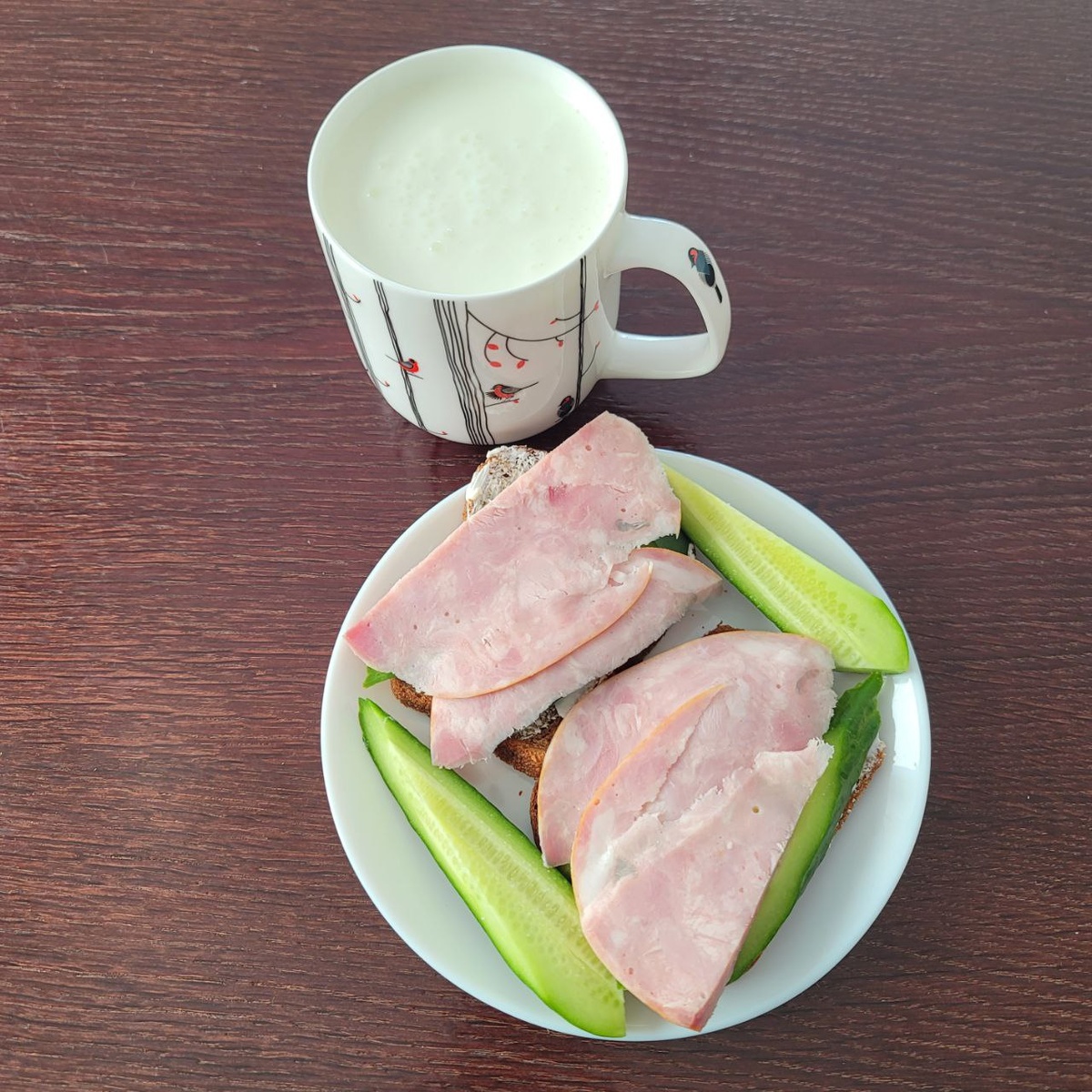 Большой кефир для маленькой, для маленькой такой компании!