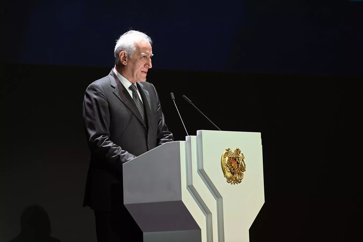 © Photo : official site of the President of RA