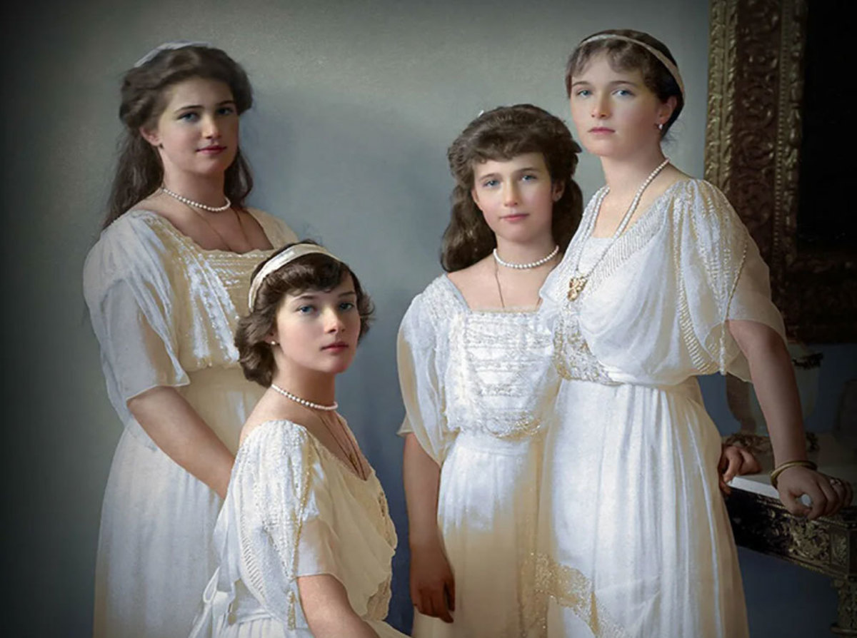 Дочери Николая II (слева направо): Мария, Татьяна, Анастасия, Ольга.