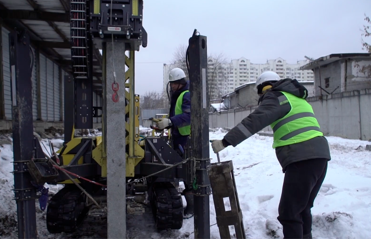 Монтаж свай зимой