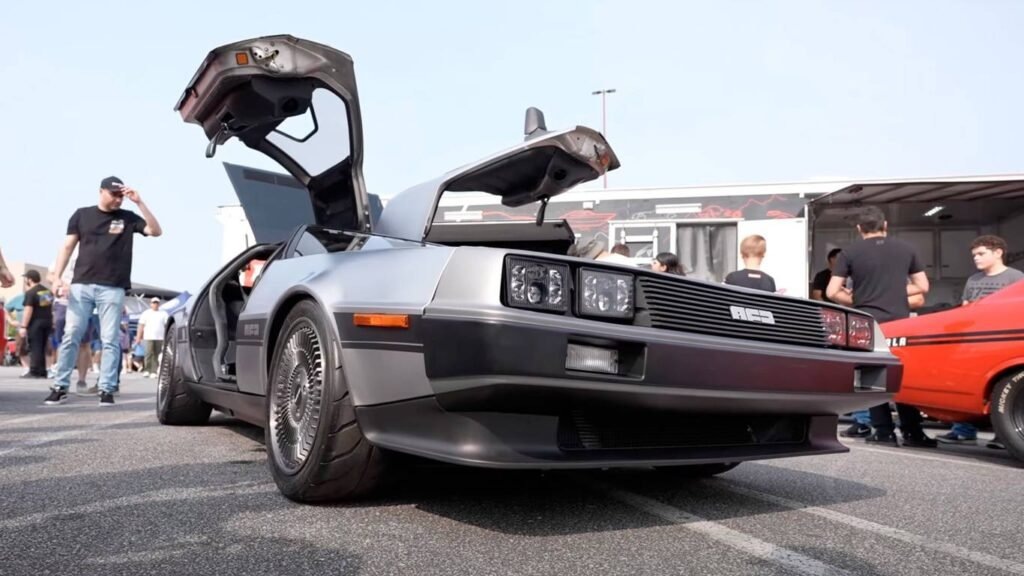    Ferrari V8 в DeLorean: тюнинг проекта с двигателем от Ferrari California (источник изображения) News Express Team