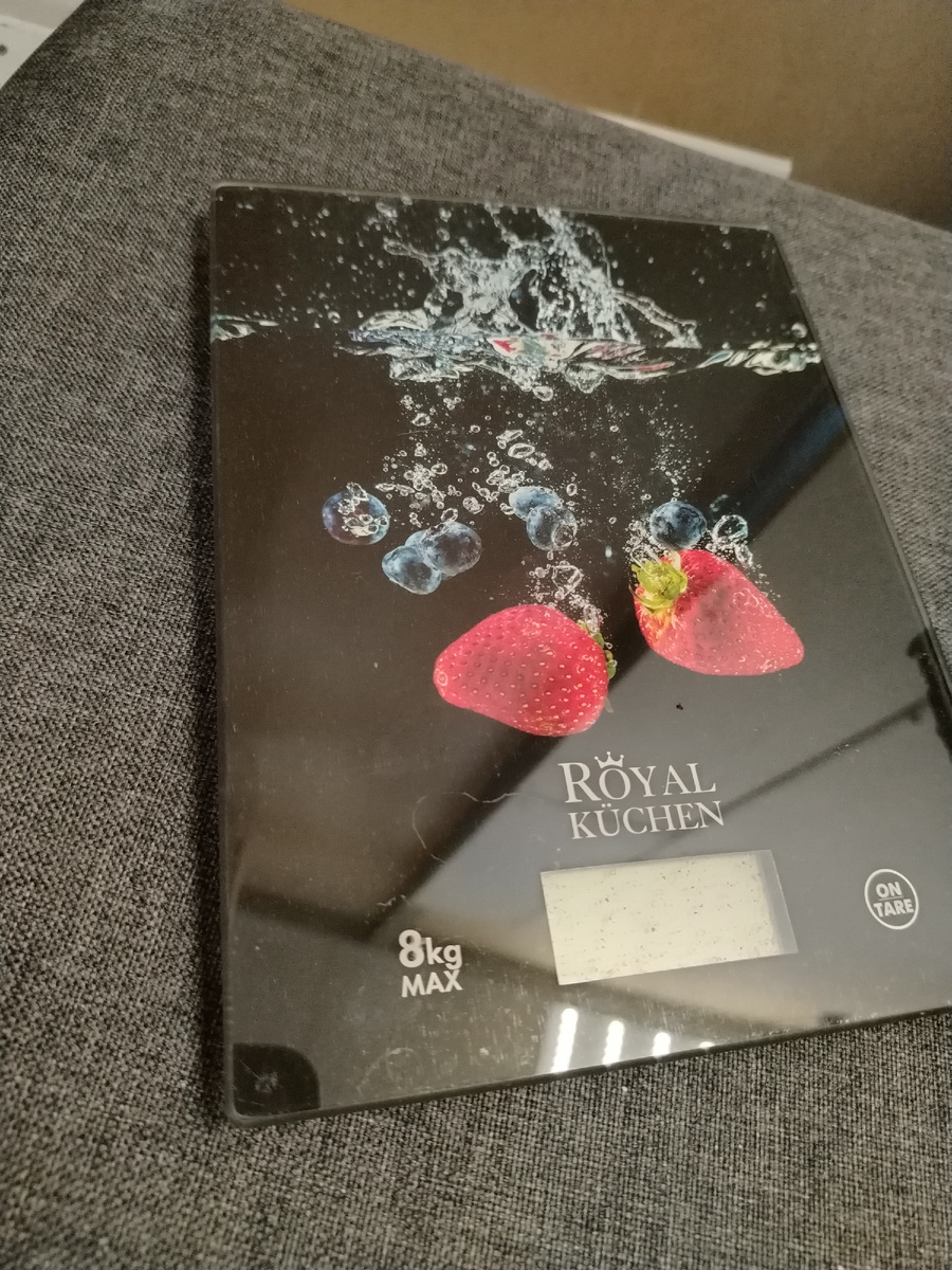 Покупала еще когда работала в магните. Может у кого есть такие весы?