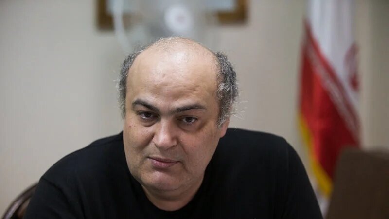 Как пишет портал Middle East Monitor в новом отчете,  Сиамак Мереседг, бывший депутат Исламского меджлиса Ирана, говорит: «Мы не можем жить без иранской культуры».