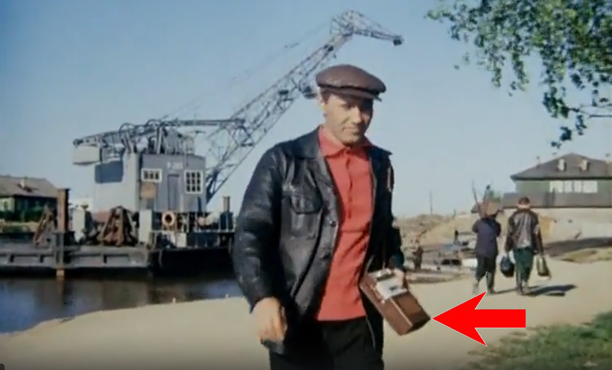 - Где же ты моя Нино... Кадр из фильма режиссера Василия Шукшина "Калина Красная"