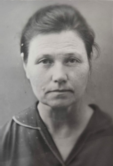  Г.Н. Леонтьева. Фото с документа (взято с сайта https://provenanse.ru).