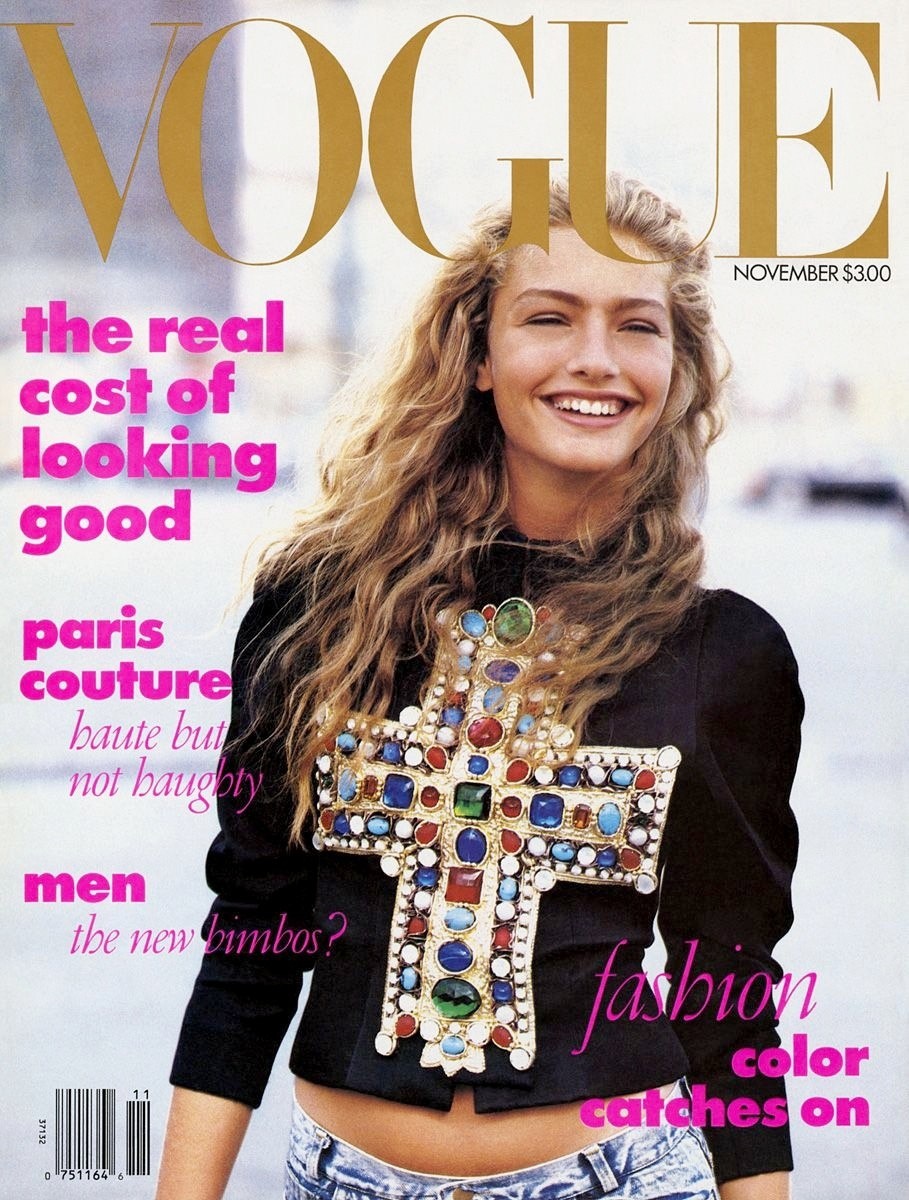 Микаэла Берку на обложке VOGUE