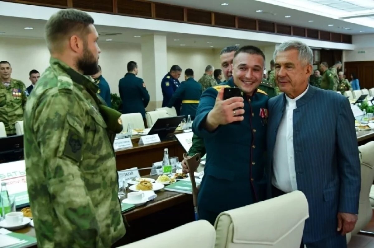    Раис РТ встретился с участниками программы «Батырлар. Герои Татарстана»