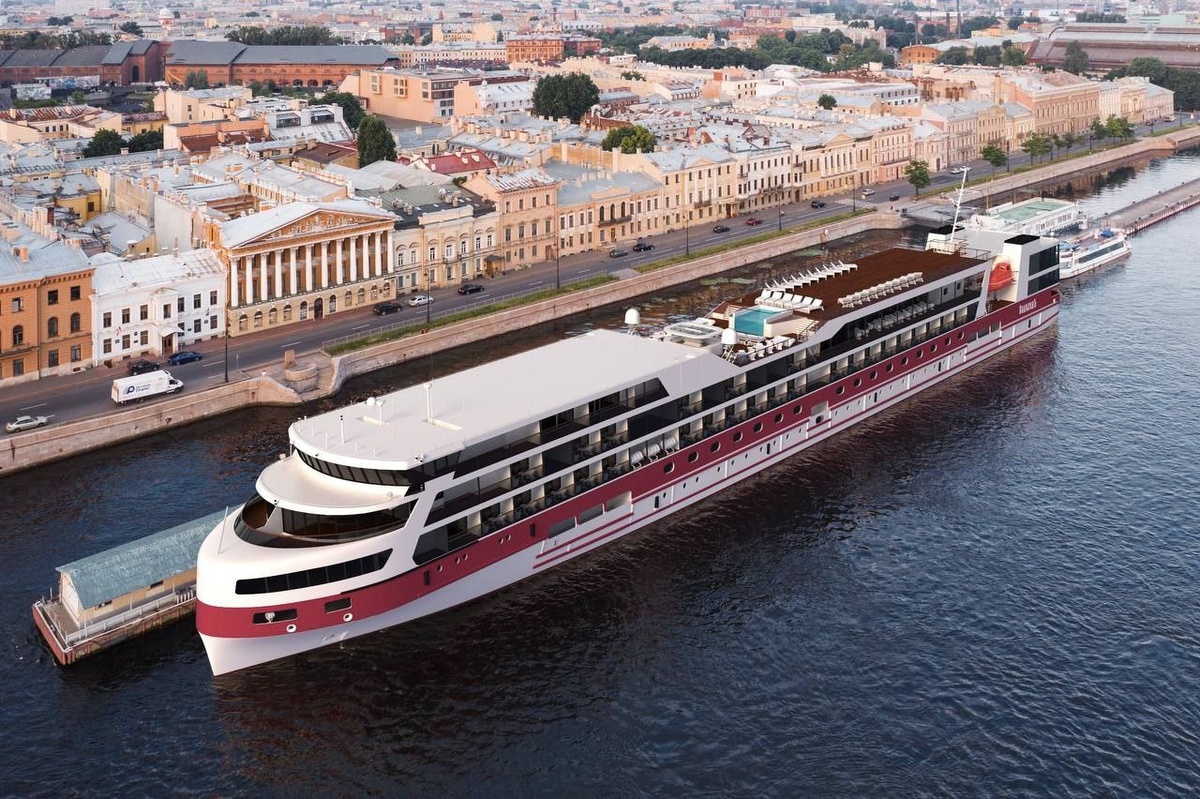   Круизный лайнер «Николай Жарков»