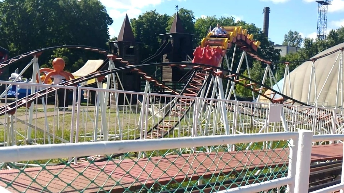 Даже на этих папа с трудом выживает, а я тем более.