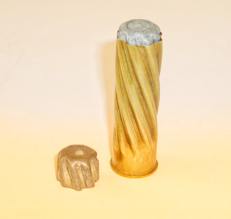 Винтовая гильза и пуля Николаева-Энгеля.