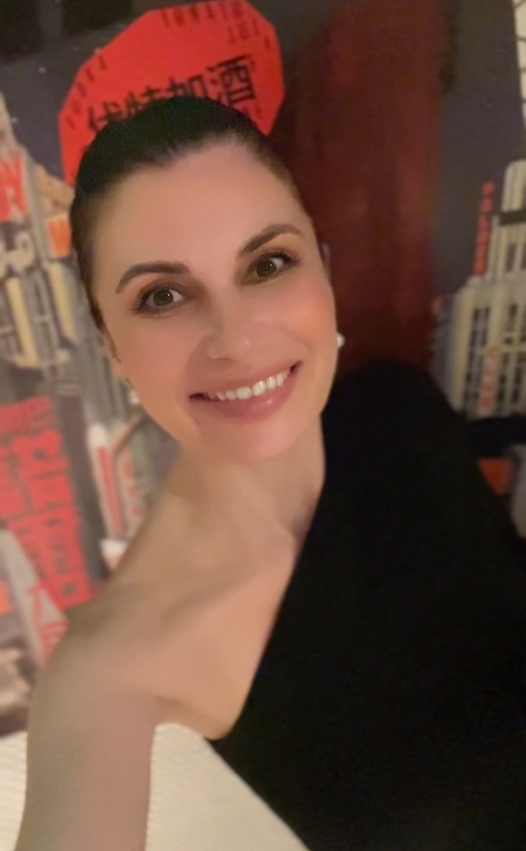 Стыд сформировался как травматика деструктивного воспитания и убеждений и доставляет дискомфорт не только Вам, но и Вашим близким. Помните, что Вы передаете травму следующему поколению, а не только сами живете не свою жизнь. Жду вас в терапевтической группе и на индивидуальных консультациях, вся информация здесь: https://yaokey.ru