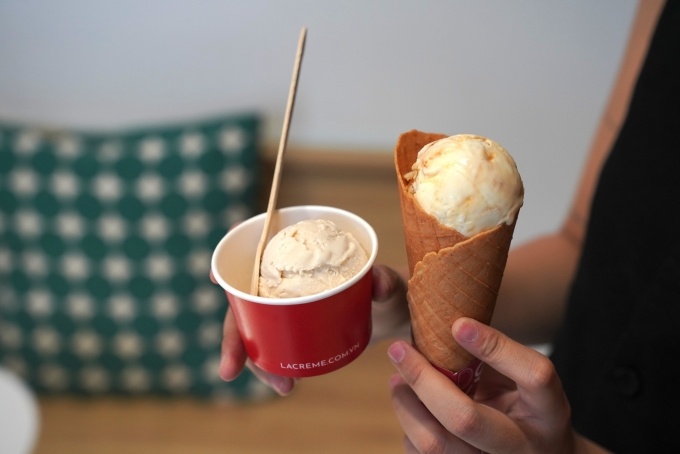 Мороженое Фо (слева) и мороженое с рыбным соусом (справа) имеют тот же цвет, что и обычное мороженое.