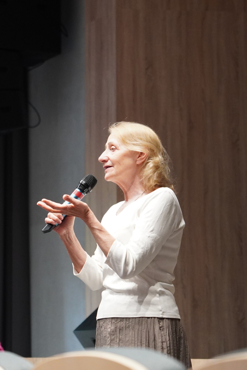 Одна из лекций Натальи Басмановой. Фото: Alter TEG