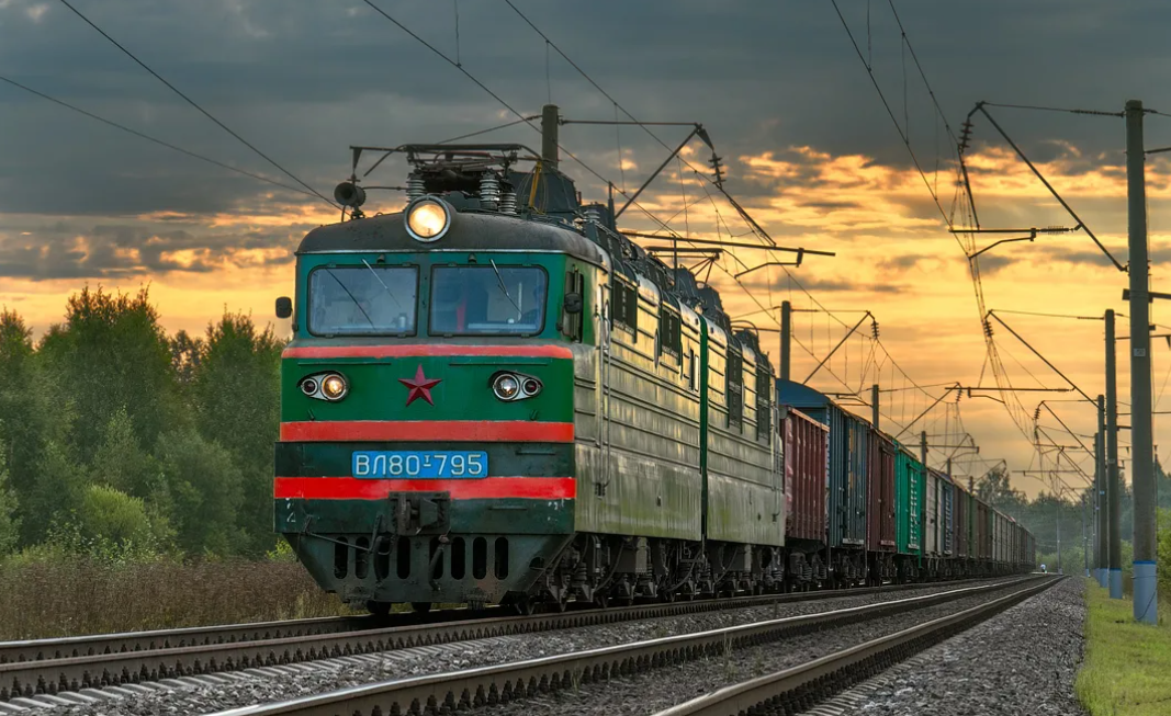 ВЛ80Т-795 с грузовым движением.