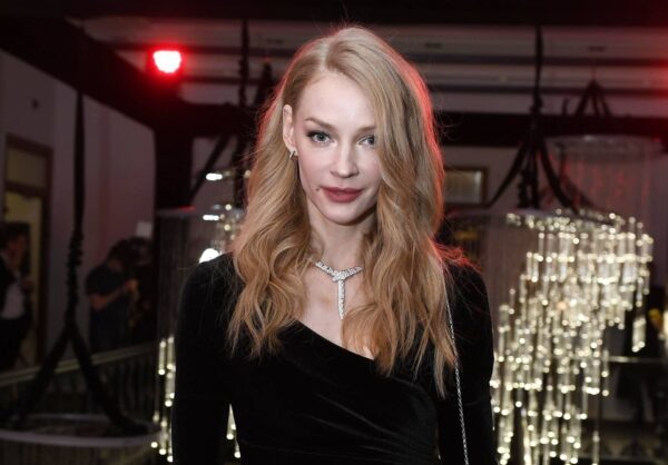    Светлана Ходченкова перед началом церемонии вручения премии GQ Super Women в Москве. Екатерина Чеснокова / РИА Новости