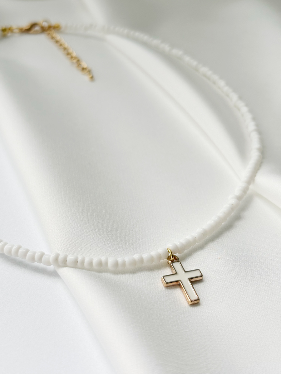 Этот чокер – идеальное дополнение к любому образу, от повседневного до вечернего. 