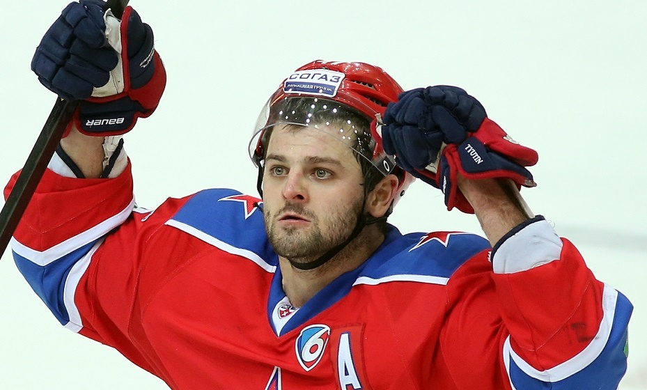    Гол Радулова принес победу «Локомотиву» в матче КХЛ с «Автомобилистом». Фото: Global Look Press