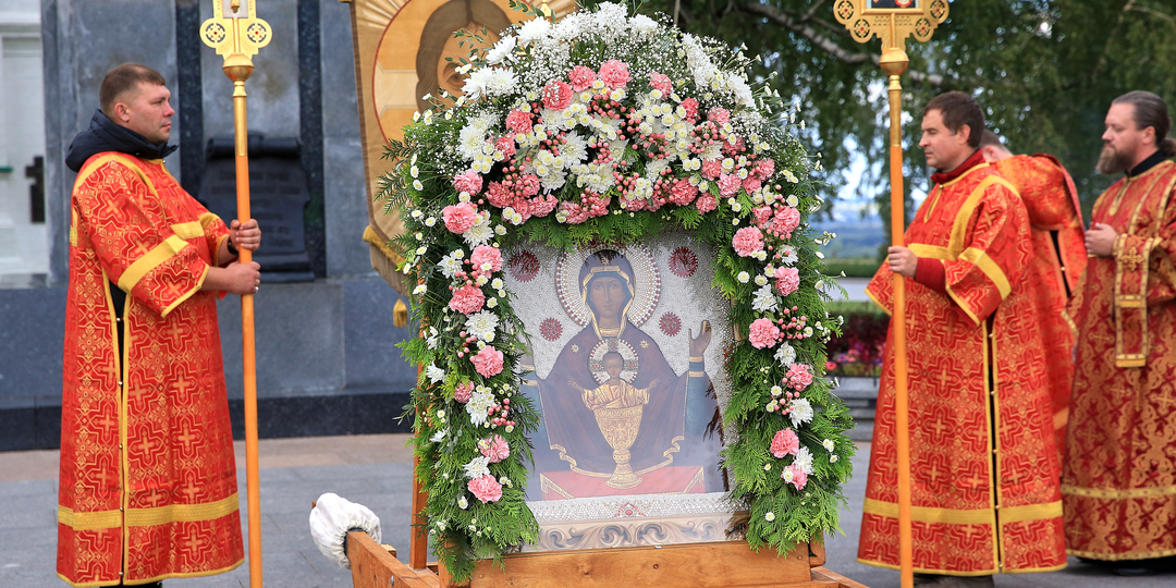 Об иконе«Неупиваемая Чаша»Которая была явлена для утонувших в слезах и вине.Какое отношение имеет к Иконе Иоанн Крестиль,Апостол Павел?