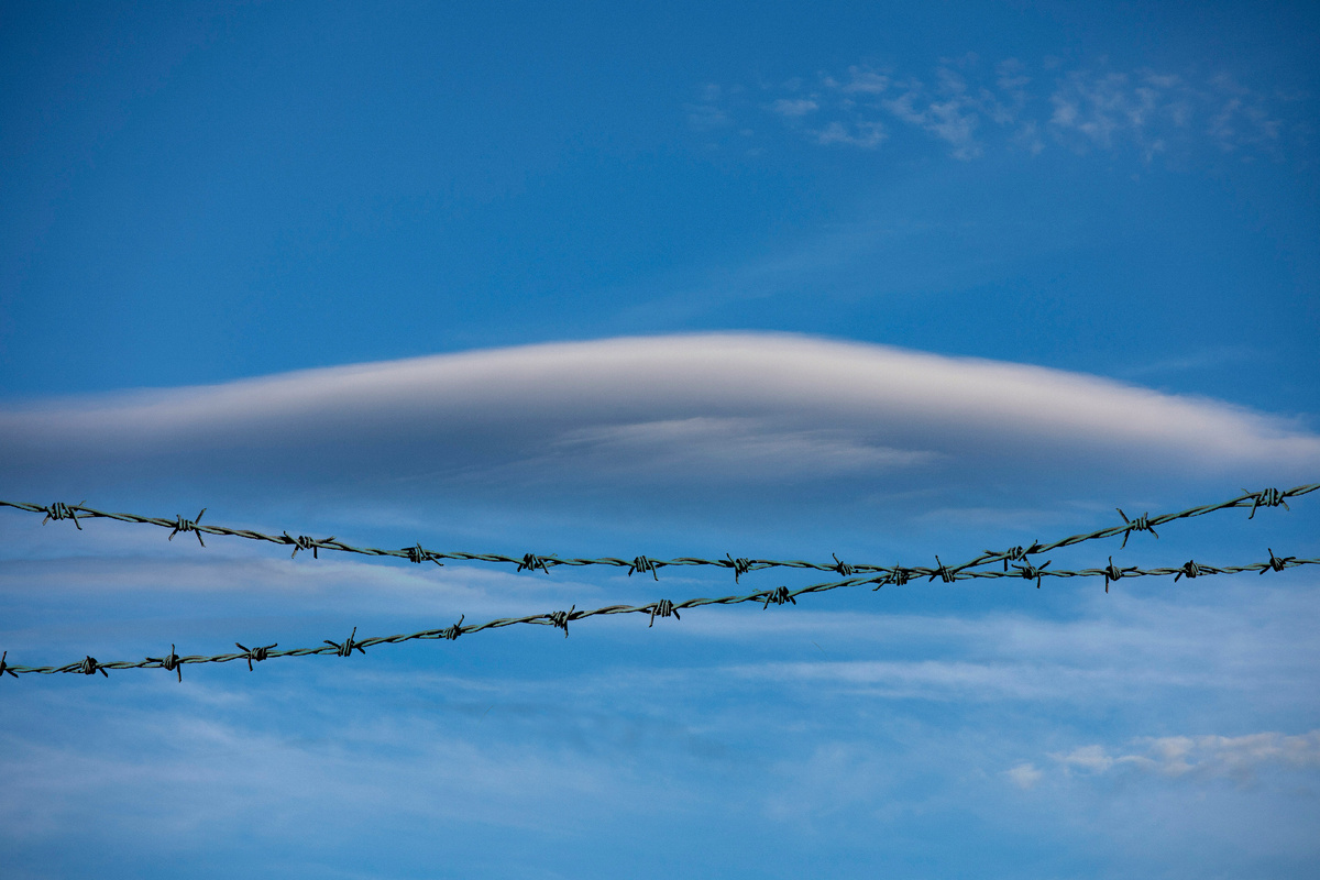 "И сверх всего того между нами и вами утверждена великая пропасть, так что хотящие перейти отсюда к вам не могут, также и оттуда к нам не переходят" (Лк.16:26) Фото: Unsplash